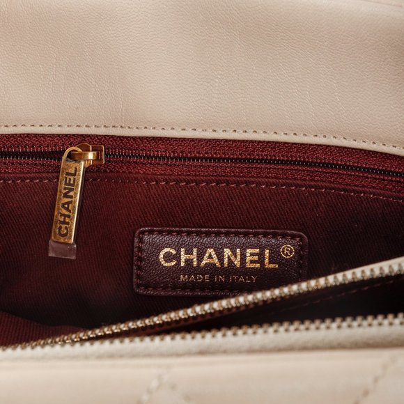 Chanel Large Beige Trapezio Flap Bag - Picture 15 of 16